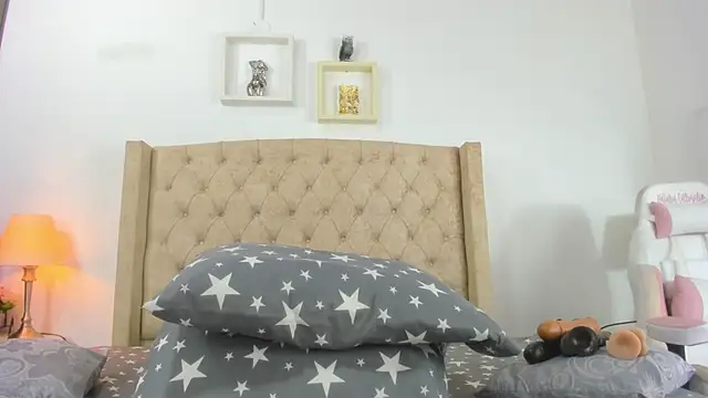 allisson m online show from February 10, 2025, 12:08 pm