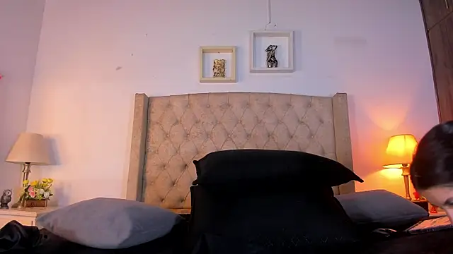 Snapshot of allisson_m chatting on April 13, 2026, 12:10 pm allisson m online show from April 13, 2026, 12:10 pm