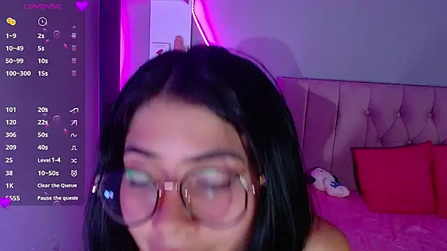 Snapshot of LoaLuxury chatting on December 14, 2024, 1:39 am LoaLuxury online show from December 14, 2024, 1:39 am