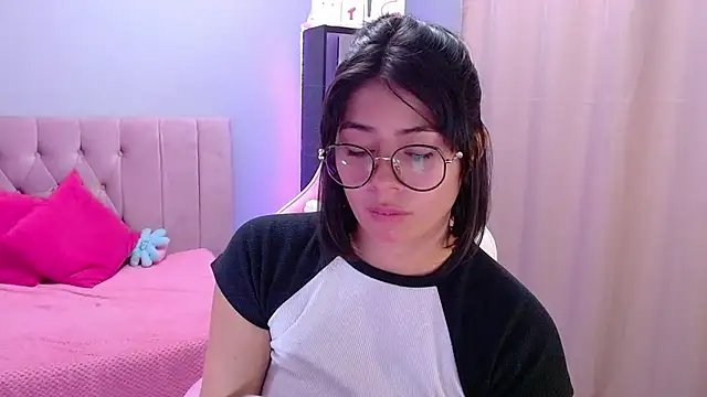 Snapshot of LoaLuxury chatting on March 21, 2025, 12:51 am LoaLuxury online show from March 21, 2025, 12:51 am