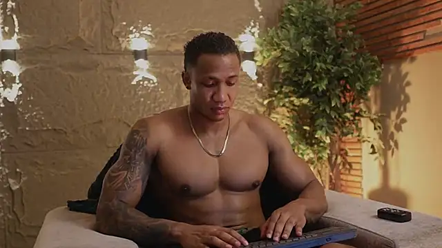 Logan Varela online show from November 18, 2025, 8:57 pm