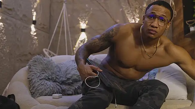 Logan Varela online show from March 27, 2026, 8:52 pm