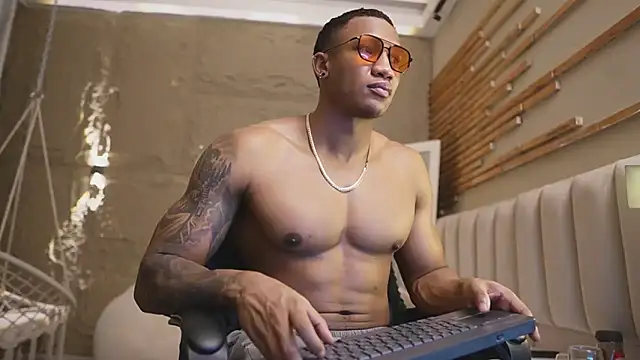 Logan Varela online show from April 15, 2026, 3:52 pm