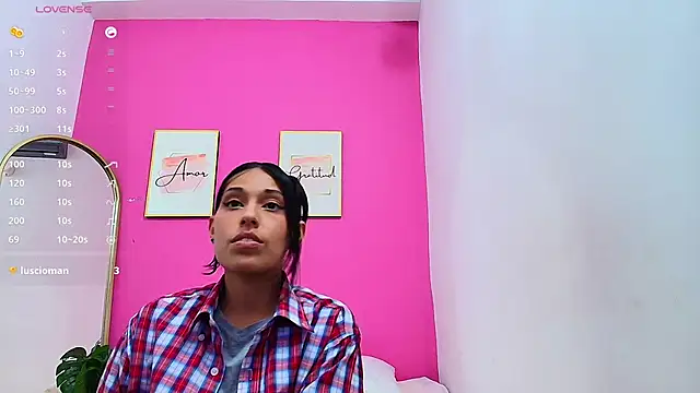 Snapshot of yourcuteneighbourr chatting on January 21, 2025, 6:33 am yourcuteneighbourr online show from January 21, 2025, 6:33 am