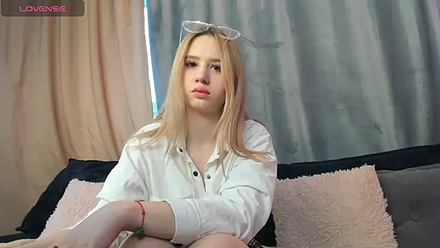 Snapshot of Valerie_Woods chatting on January 24, 2025, 7:19 am Valerie Woods online show from January 24, 2025, 7:19 am