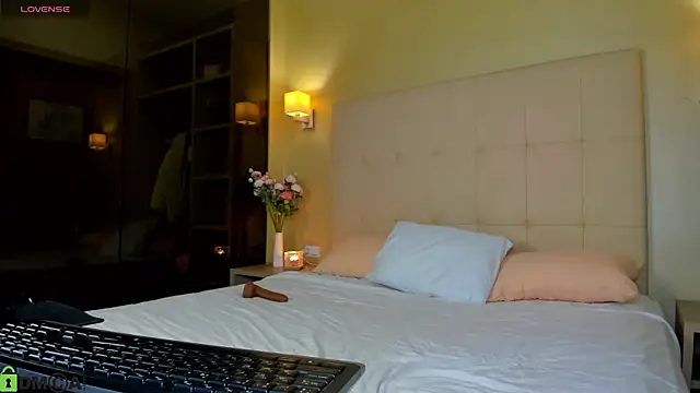 Snapshot of Valerie_Woods chatting on February 27, 2026, 1:16 am Valerie Woods online show from February 27, 2026, 1:16 am