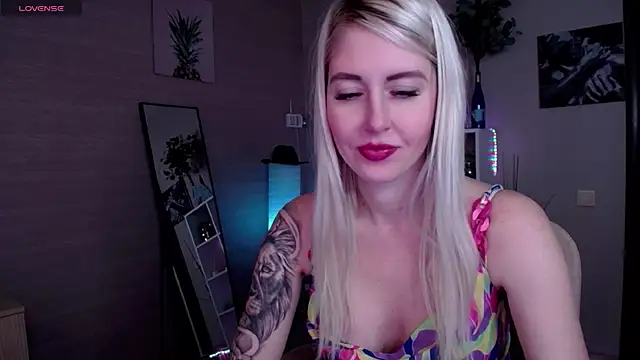Snapshot of Mermaid_N chatting on March 13, 2025, 1:43 am Mermaid N online show from March 13, 2025, 1:43 am