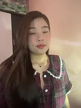 Snapshot of Bae1103 chatting on April 2, 2026, 1:36 am Bae1103 online show from April 2, 2026, 1:36 am