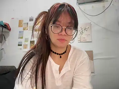 Snapshot of Pinkyrose111 chatting on November 23, 2025, 11:48 pm Pinkyrose111 online show from November 23, 2025, 11:48 pm