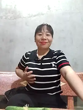 Snapshot of Queen_18200 chatting on December 12, 2024, 4:59 am Queen 18200 online show from December 12, 2024, 4:59 am