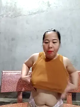 Snapshot of Queen_18200 chatting on December 17, 2024, 7:18 am Queen 18200 online show from December 17, 2024, 7:18 am