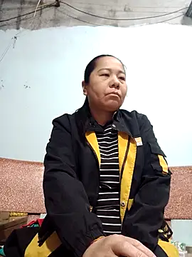 Snapshot of Queen_18200 chatting on November 28, 2025, 10:12 pm Queen 18200 online show from November 28, 2025, 10:12 pm