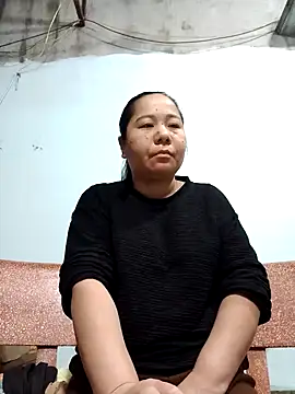 Snapshot of Queen_18200 chatting on December 22, 2025, 9:34 pm Queen 18200 online show from December 22, 2025, 9:34 pm