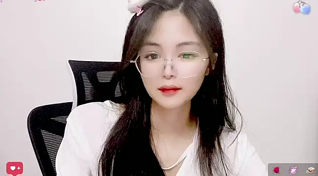 Snapshot of ---MIA--- chatting on March 8, 2025, 11:16 am ---MIA--- online show from March 8, 2025, 11:16 am