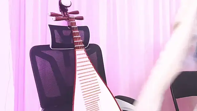 ---MIA--- online show from November 11, 2025, 2:17 pm