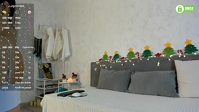 Snapshot of pretty_yong_cat chatting on December 17, 2025, 3:29 pm pretty yong cat online show from December 17, 2025, 3:29 pm