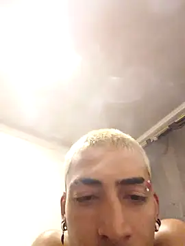 Snapshot of DrakeNeumann chatting on December 28, 2024, 3:37 am DrakeNeumann online show from December 28, 2024, 3:37 am