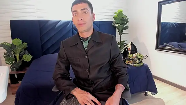 Snapshot of DrakeNeumann chatting on February 13, 2025, 3:18 am DrakeNeumann online show from February 13, 2025, 3:18 am