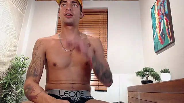 Snapshot of DrakeNeumann chatting on February 18, 2025, 6:59 am DrakeNeumann online show from February 18, 2025, 6:59 am