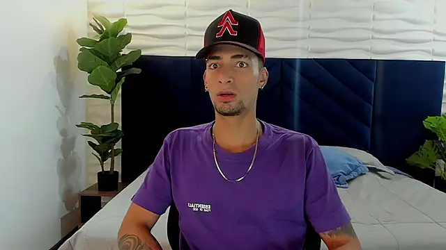 Snapshot of DrakeNeumann chatting on March 1, 2025, 2:26 am DrakeNeumann online show from March 1, 2025, 2:26 am