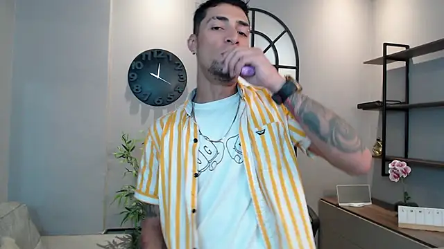 Snapshot of DrakeNeumann chatting on March 2, 2025, 3:02 am DrakeNeumann online show from March 2, 2025, 3:02 am