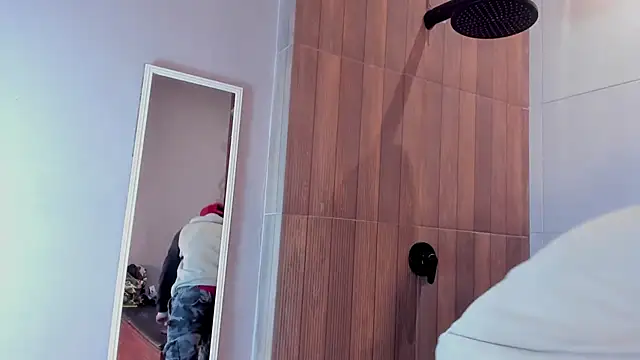 Snapshot of DrakeNeumann chatting on March 23, 2025, 3:10 am DrakeNeumann online show from March 23, 2025, 3:10 am