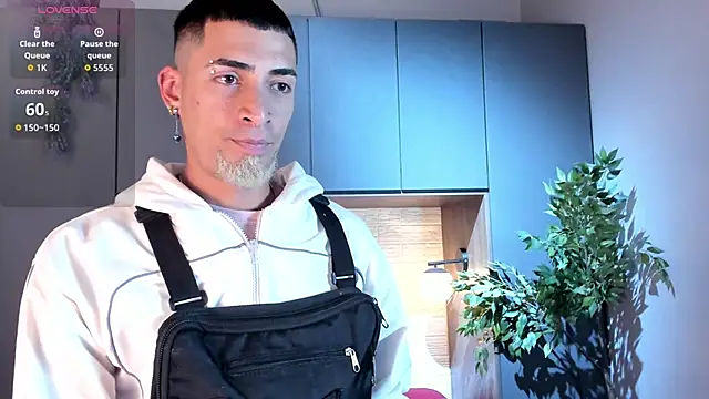 Snapshot of DrakeNeumann chatting on September 22, 2025, 3:41 am DrakeNeumann online show from September 22, 2025, 3:41 am