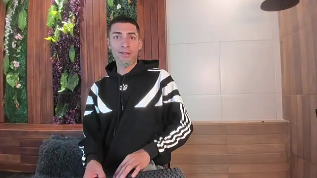 Snapshot of DrakeNeumann chatting on September 26, 2025, 3:54 am DrakeNeumann online show from September 26, 2025, 3:54 am