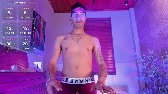 Snapshot of DrakeNeumann chatting on September 30, 2025, 3:55 am DrakeNeumann online show from September 30, 2025, 3:55 am