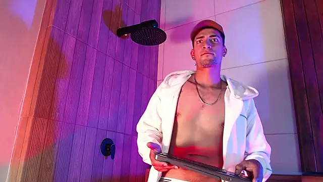 Snapshot of DrakeNeumann chatting on October 24, 2025, 3:58 am DrakeNeumann online show from October 24, 2025, 3:58 am