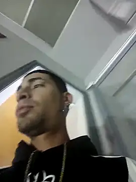 Snapshot of DrakeNeumann chatting on October 25, 2025, 2:41 am DrakeNeumann online show from October 25, 2025, 2:41 am