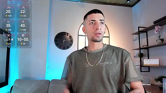 Snapshot of DrakeNeumann chatting on October 30, 2025, 4:03 am DrakeNeumann online show from October 30, 2025, 4:03 am