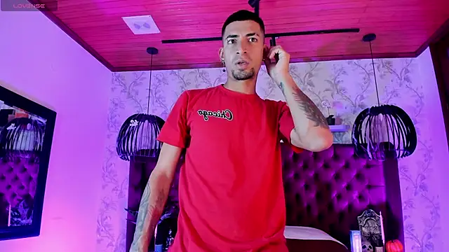 Snapshot of DrakeNeumann chatting on November 3, 2025, 3:52 am DrakeNeumann online show from November 3, 2025, 3:52 am