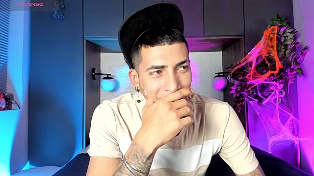 Snapshot of DrakeNeumann chatting on November 6, 2025, 6:31 pm DrakeNeumann online show from November 6, 2025, 6:31 pm