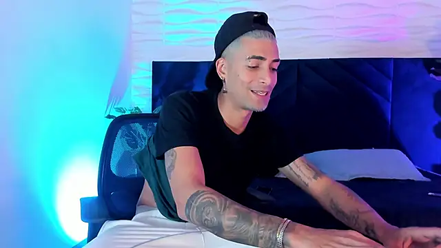 Snapshot of DrakeNeumann chatting on November 10, 2025, 3:38 am DrakeNeumann online show from November 10, 2025, 3:38 am