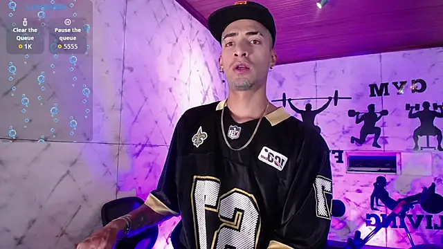 Snapshot of DrakeNeumann chatting on November 14, 2025, 3:38 am DrakeNeumann online show from November 14, 2025, 3:38 am