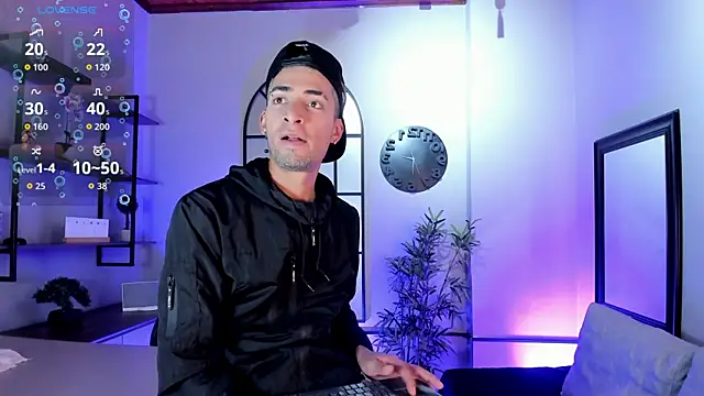 Snapshot of DrakeNeumann chatting on November 18, 2025, 4:06 am DrakeNeumann online show from November 18, 2025, 4:06 am