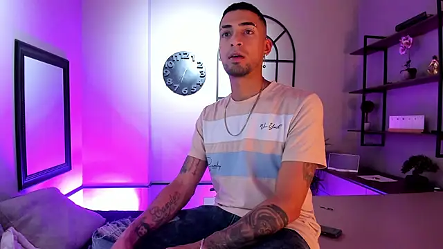 Snapshot of DrakeNeumann chatting on November 27, 2025, 3:41 am DrakeNeumann online show from November 27, 2025, 3:41 am