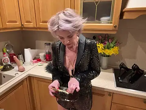 Snapshot of Lolly_Polina chatting on February 15, 2025, 2:26 am Lolly Polina online show from February 15, 2025, 2:26 am