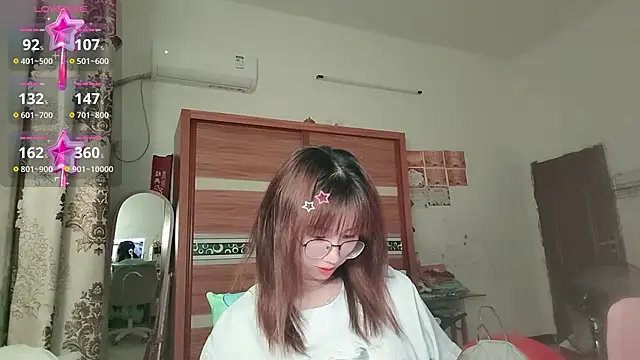 Lili 666 online show from May 14, 2026, 8:26 pm