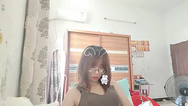 Lili 666 online show from May 27, 2026, 2:41 am
