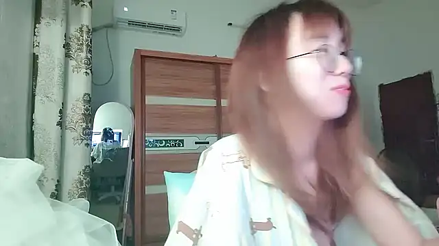 Lili 666 online show from May 28, 2026, 5:10 pm