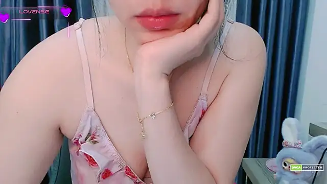 Snapshot of Na_baby chatting on February 23, 2025, 1:32 pm Na baby online show from February 23, 2025, 1:32 pm