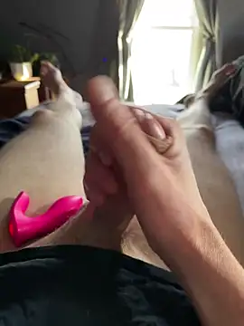 Tyler98425 online show from January 27, 2025, 4:43 pm