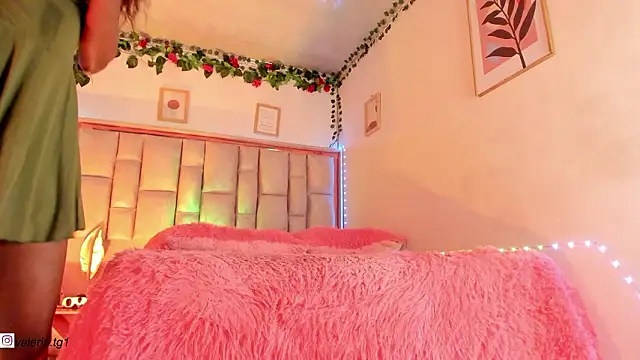 Valeria Thompson1 online show from March 12, 2026, 8:59 pm