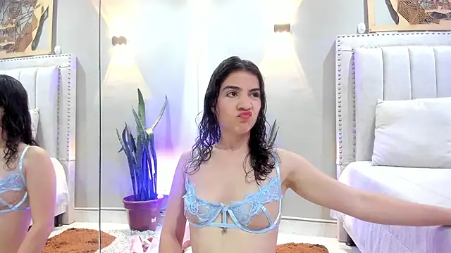 Miranda doll  online show from November 17, 2025, 12:22 pm