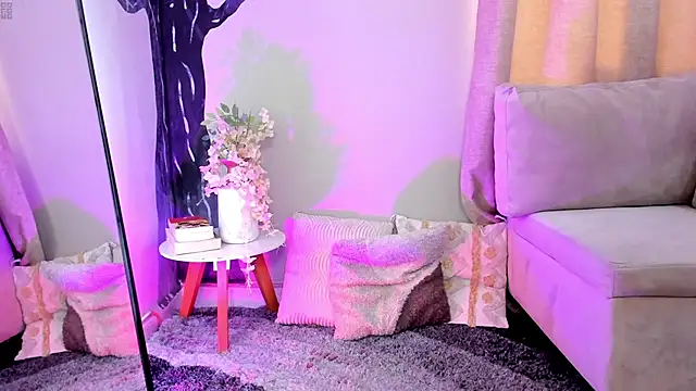 Snapshot of Miranda_doll_ chatting on March 5, 2026, 12:12 pm Miranda doll online show from March 5, 2026, 12:12 pm