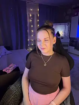 Snapshot of Lexi_noah chatting on December 19, 2025, 9:33 pm Lexi noah online show from December 19, 2025, 9:33 pm