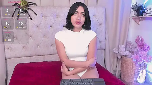 KasiaNoir  online show from October 16, 2025, 12:17 pm