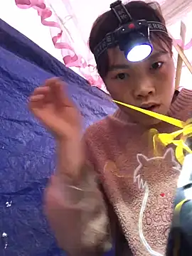 ngoclothingoc9en online show from December 6, 2024, 8:15 am